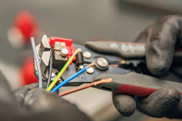 Best Circuit Breaker Repair  in Apollo Beach, FL